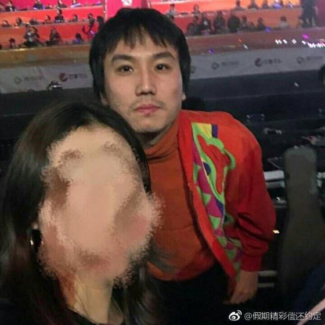 王菲的胸被黑得最惨的一次，窦靖童晒照让人误会了